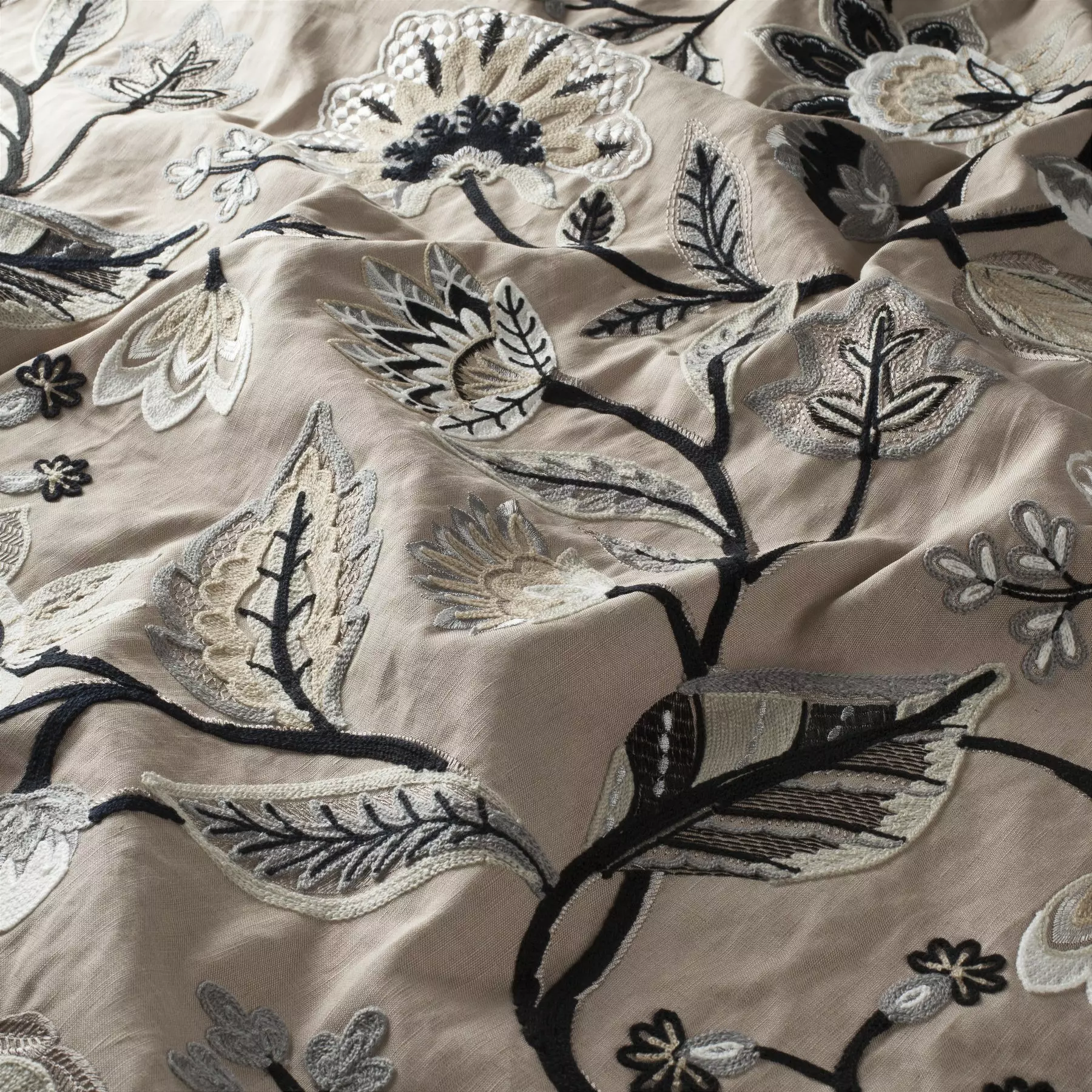 Land Of Art - Ch3331/020